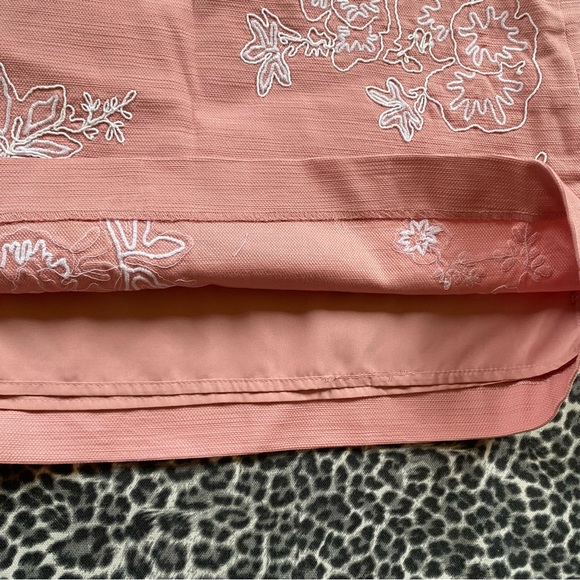 LOFT Pink White Embroidered Floral Pencil Skirt Sz 0P NWT - Picture 6 of 7